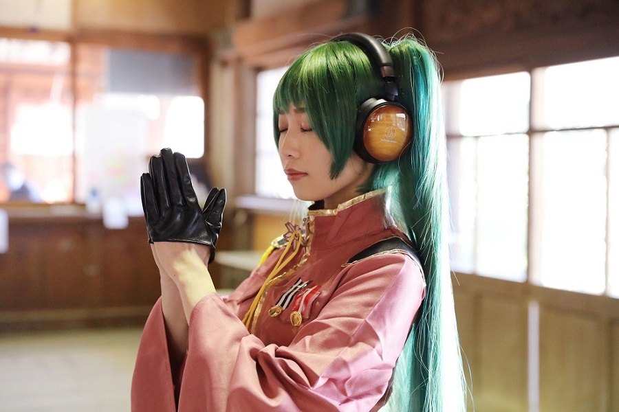 Singing Cosplayer Hikari